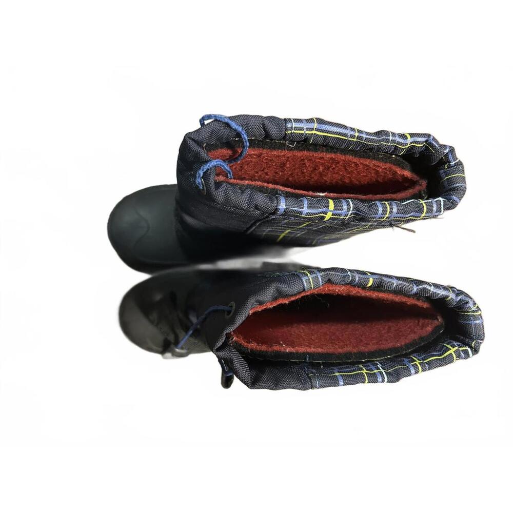 Kids Snow Boots - Size 13Y - Warm & Waterproof Winter Footwear